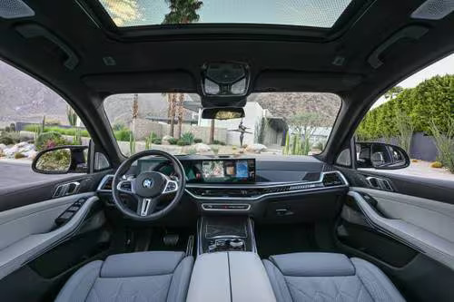BMW X7 2025 – Experience Dubai in Ultimate Luxury: Power, Elegance, and Unmatched Sophistication!