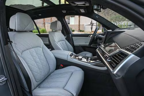 BMW X7 2025 – Experience Dubai in Ultimate Luxury: Power, Elegance, and Unmatched Sophistication!