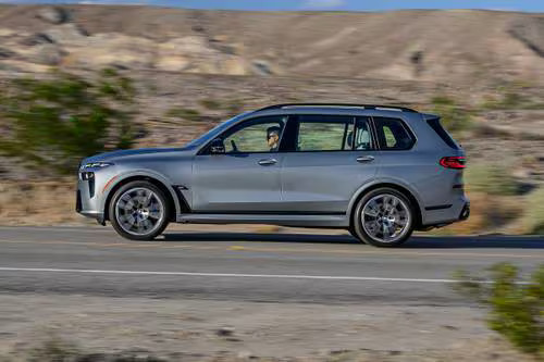 BMW X7 2025 – Experience Dubai in Ultimate Luxury: Power, Elegance, and Unmatched Sophistication!