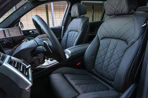 BMW X7 2025 – Experience Dubai in Ultimate Luxury: Power, Elegance, and Unmatched Sophistication!
